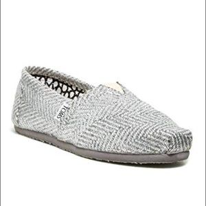 Like new sparkly silver and grey TOMS shoes